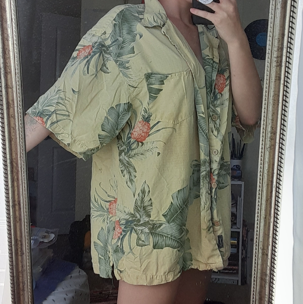 Hawaiian button up shirt